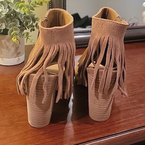 Carlos Santana suede fringe high heeled booties peep toe size 6.5 - Picture 5 of 10